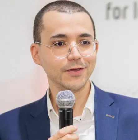 Portrait of Tarik Amhamdi