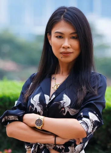 Portrait of Kelly Ong
